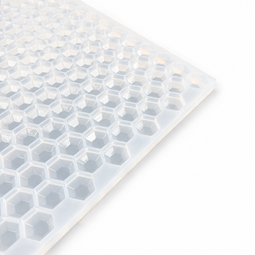 Primer plano del molde para gomitas de gema hexagonal de 3 mL, 263 cavidades