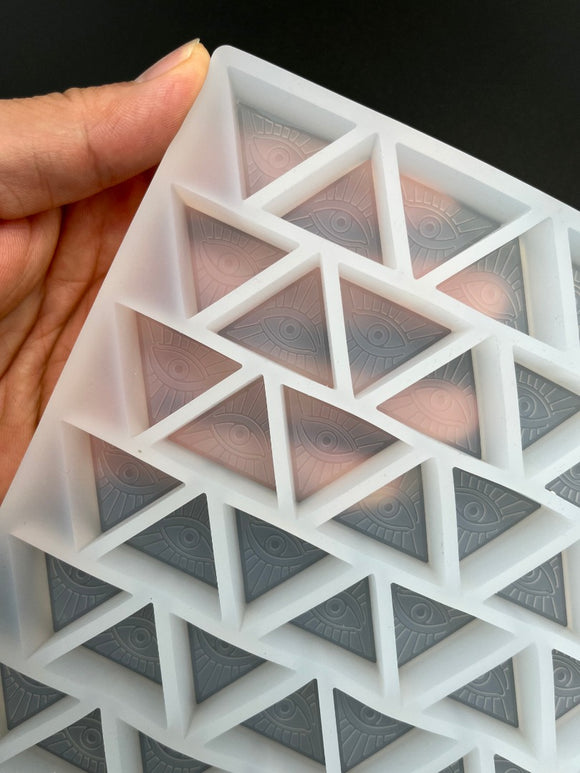 Molde de goma triángulo piramidal de 5.1 ml - 220 cavidades